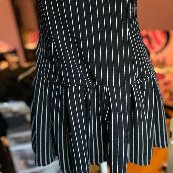 SHEIN Black and White Pinstripe Strapless Dress - Picture 5 of 6